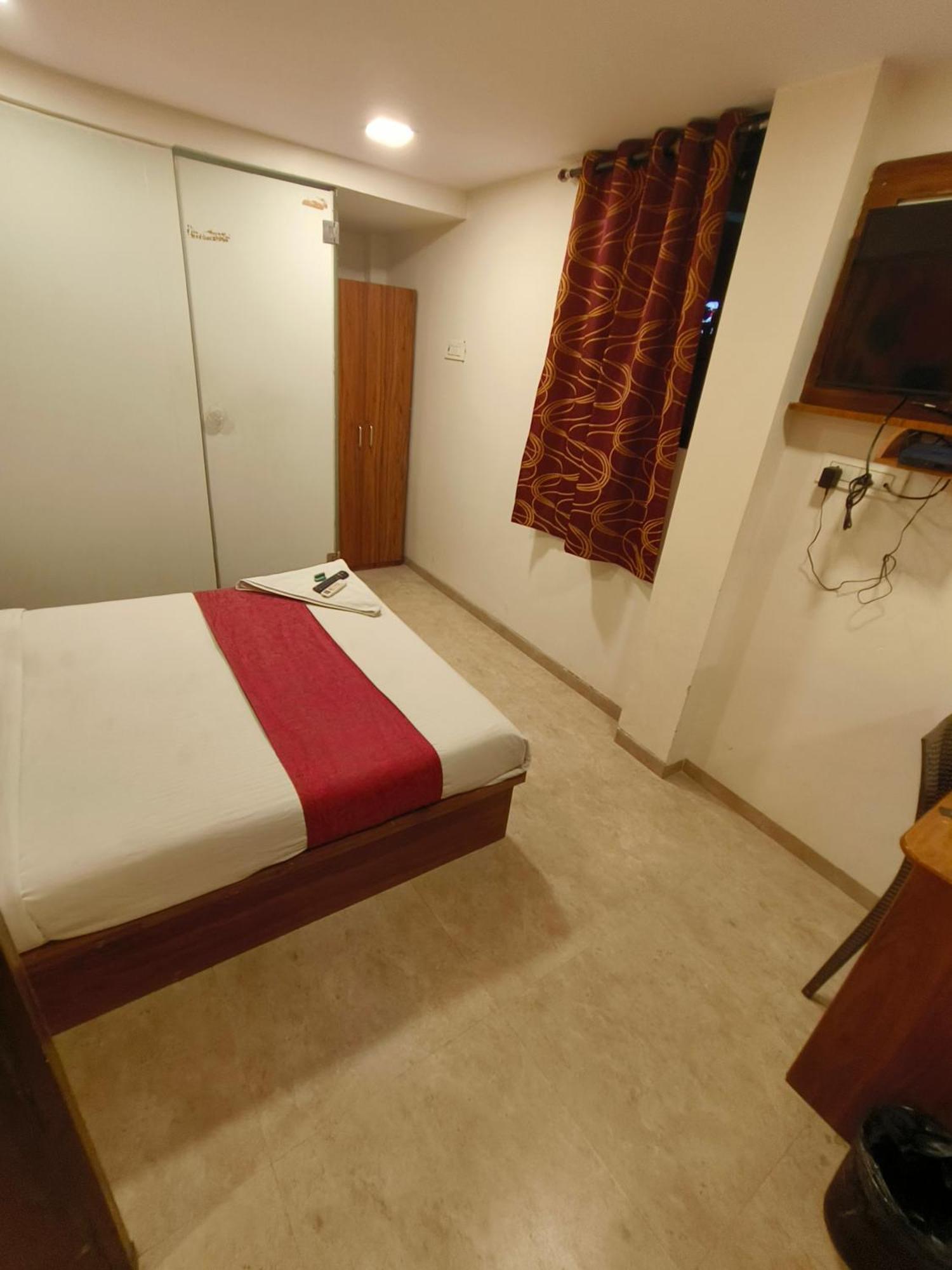 Hotel Beach Crown Juhu Mumbai Kültér fotó